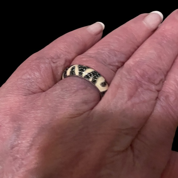 Hidalgo Sterling Creme Enamel & Black CZRing SZ 8 - Picture 3 of 3